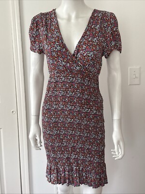 AQUA V-neck Ruffle Bottom Gathered Stretch Bodycon Style Dress Size XS