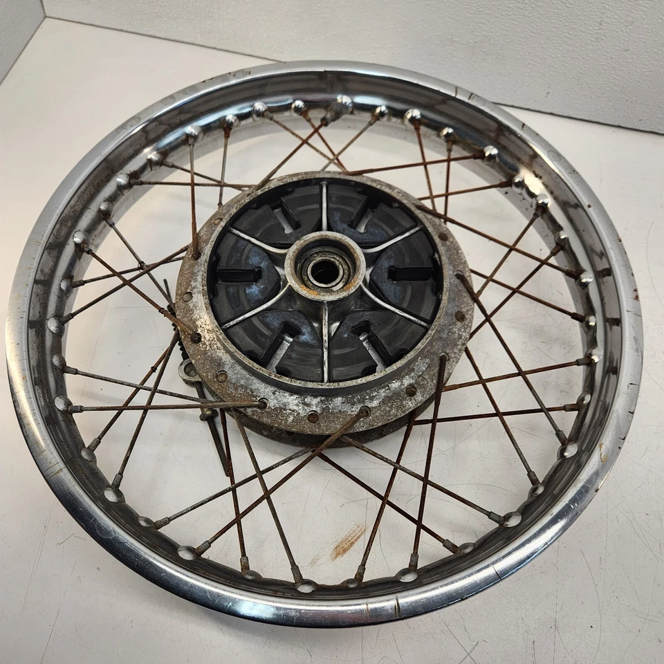 Rueda trasera Suzuki GT-750 Water Buffalo 1975 con buje de freno GT750 GT750L Foto 4 de 4