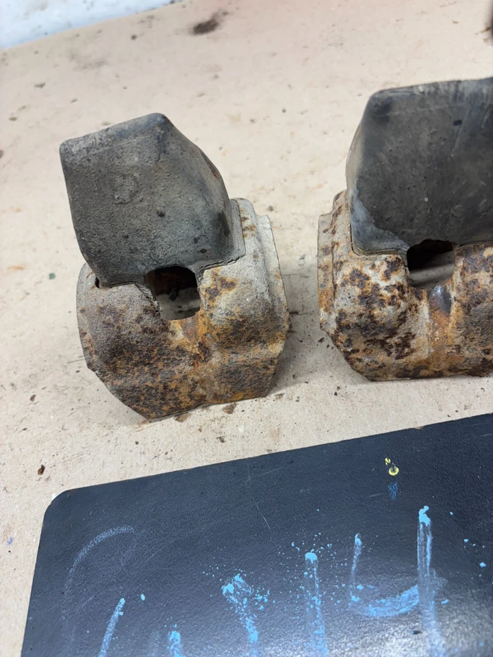 Oldsmobile Chevrolet Buick 1949 1950 1951 par de topes de parachoques de eje OEM Foto 3 de 4