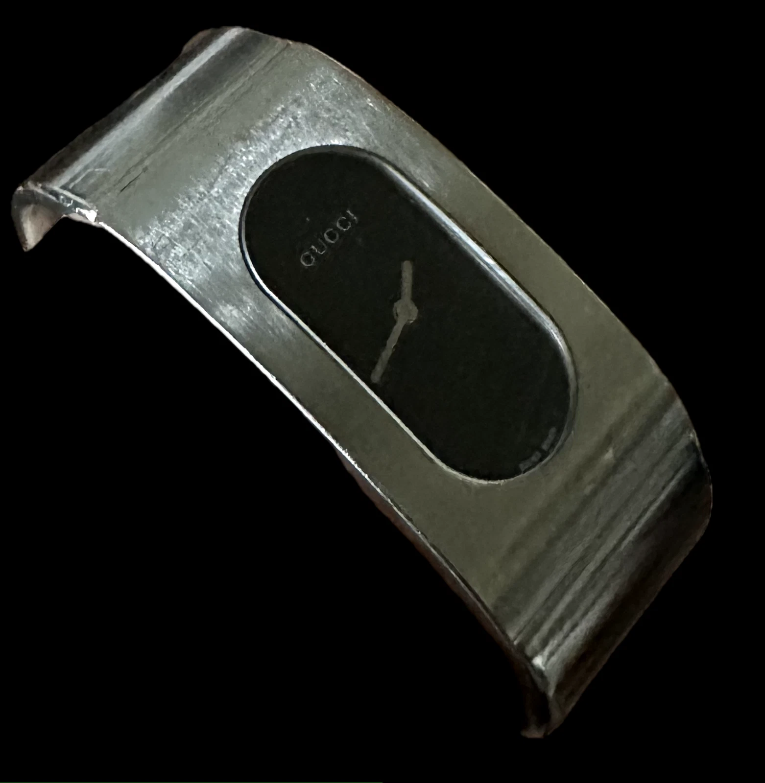 Gucci 2400L Orologio Quarzo 22mm Donna Quadrante Nero Swiss Made Tonneau Con Scatola