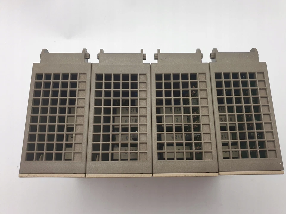 SIEMENS SIMATIC S5 6ES5 452-8MR11 USCITA RELÈ 4x - Immagine 4 di 4