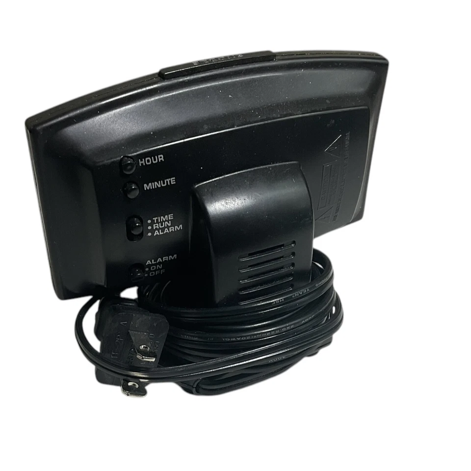 Sharp Model SPC106 Digital Alarm Clock (Large Blue Display) Works - Image 3 of 4