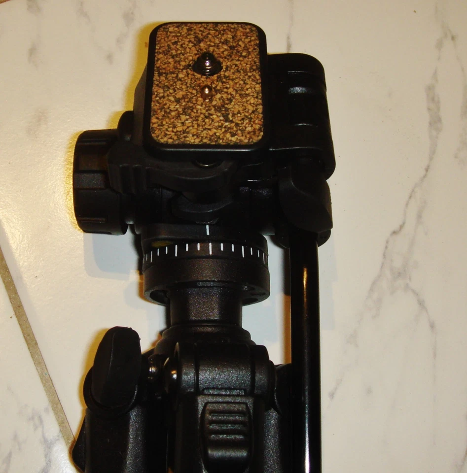 TARGUS PRO babble level Tripod Very good condition - Image 3 of 4