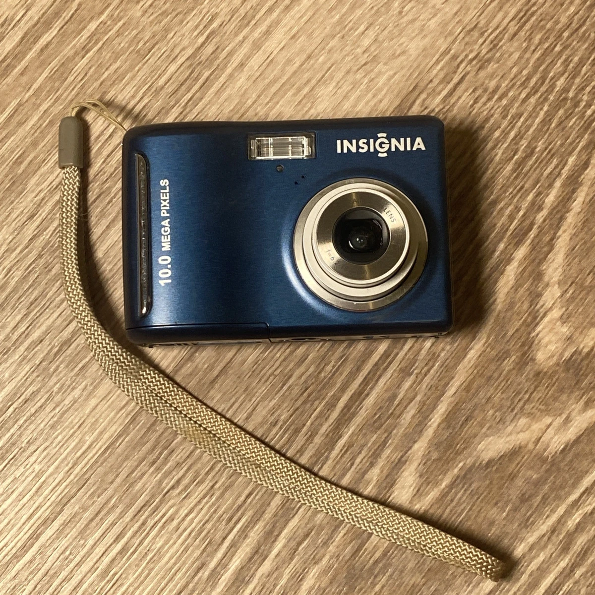 【美品】INSIGNIA NS-DSC1112 コンデジ レトロ Amazon.com: Insignia NS-DSC1112SL Cámara Digital de 12.0 MP 4 X