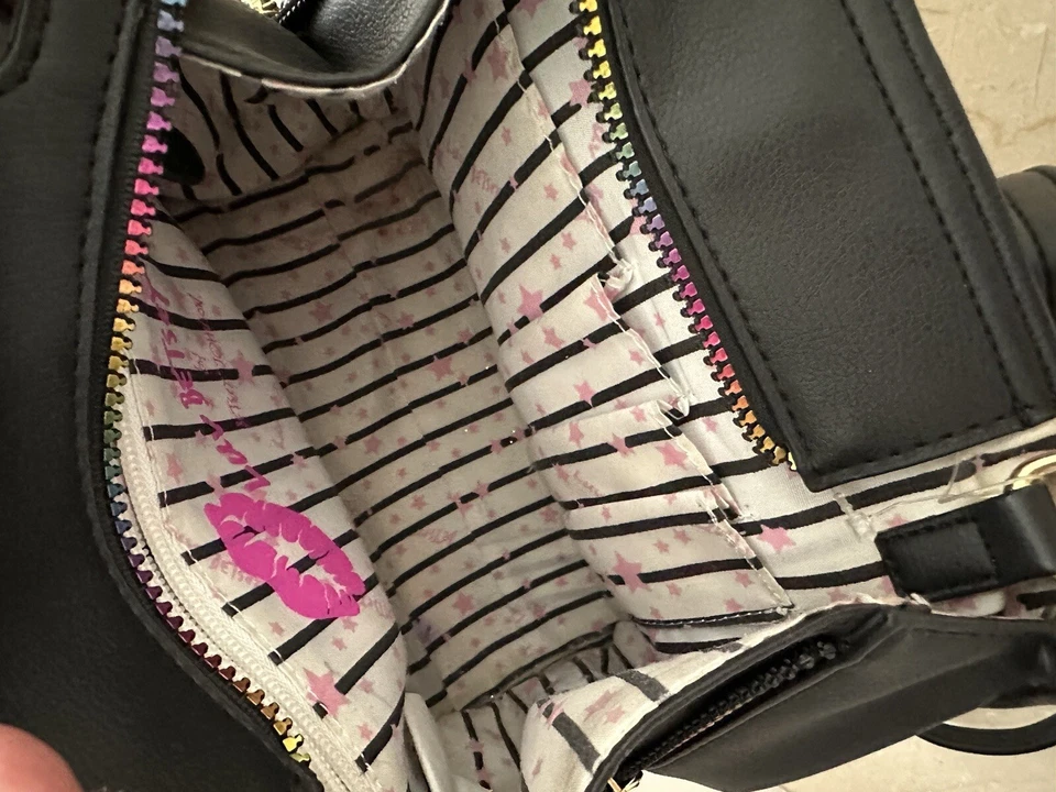 Mini Bandolera Betsey Johnson Cremallera Arco Iris Foto 4 de 4