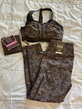 New Victoria  s Secret Sport Athletic Set with Bra and Capris 32C