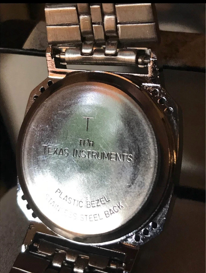 Reloj pulsera digital de cuarzo Texas Instruments de finales de los años 70 raro funcionando Foto 3 de 3