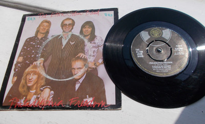 Philadelphia Freedom   The Elton John Band  DJS 354   1975  PS 7'' vinyl  (L2)