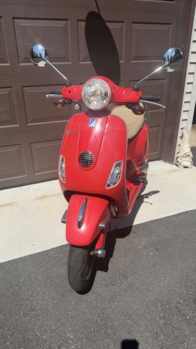 2012 Vespa LX 150 i.e. Scooter Red 5,538 Miles Runs NO TITLE