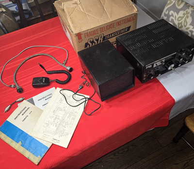 Henry Radio Tempo One Ham Transceiver FT-200 & FP-200 Power Supply Powers On