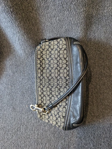 Coach Mini Wristlet nero con sottili C metalliche cerniera finiture in pelle Org $79