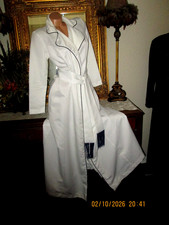 VTG DAVID BROWN LONG ROBE SZ P WHITE POCKETS COLLAR LINGERIE WHITE NAVY TRIM