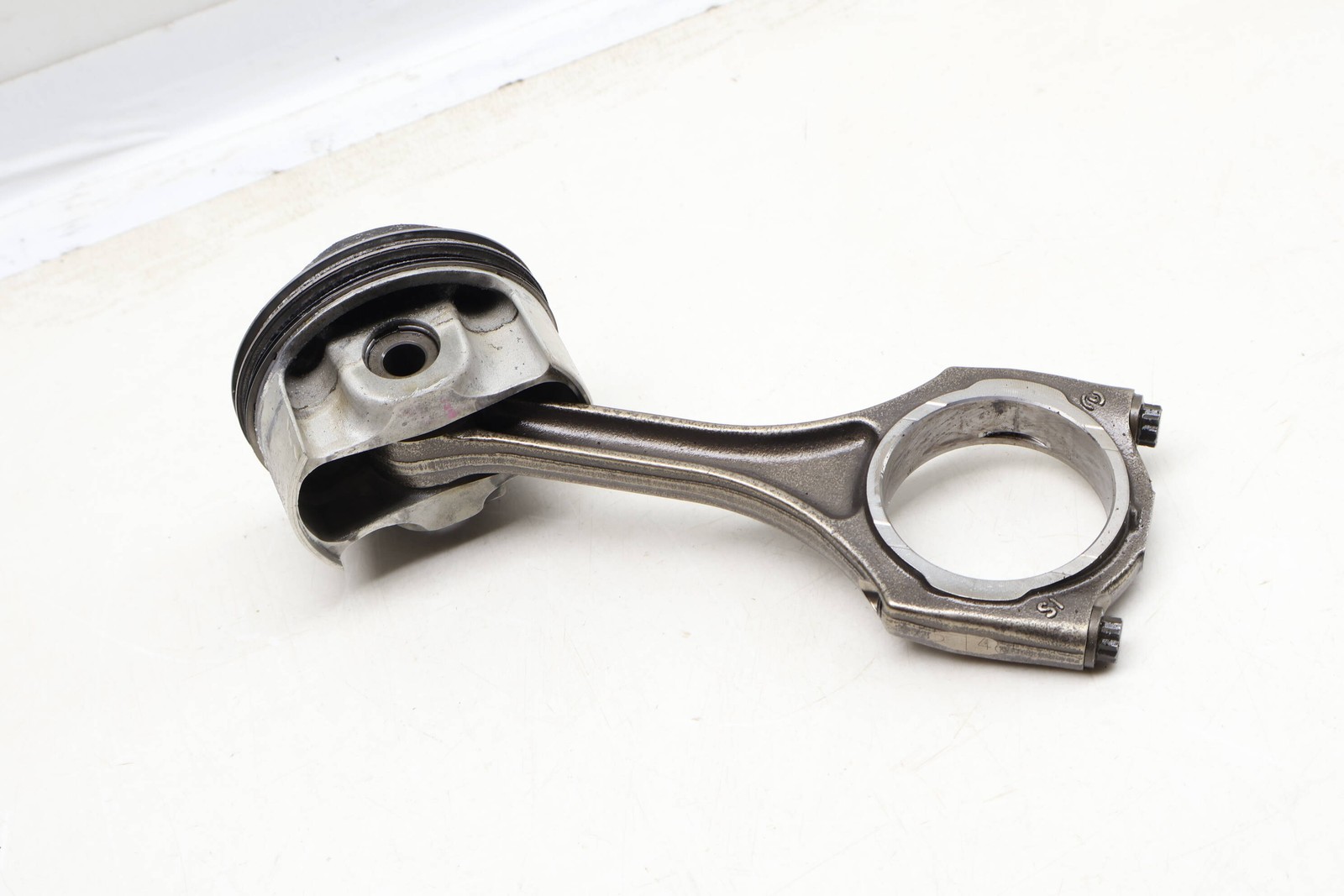 Audi R8 2009-2012 left Piston