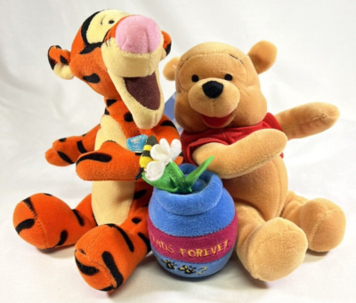 ヴィンテージ　プー　ティガー　POOH Friendship Day 2003 ヴィンテージ プー ティガー POOH Friendship Day 2003 - メルカリ
