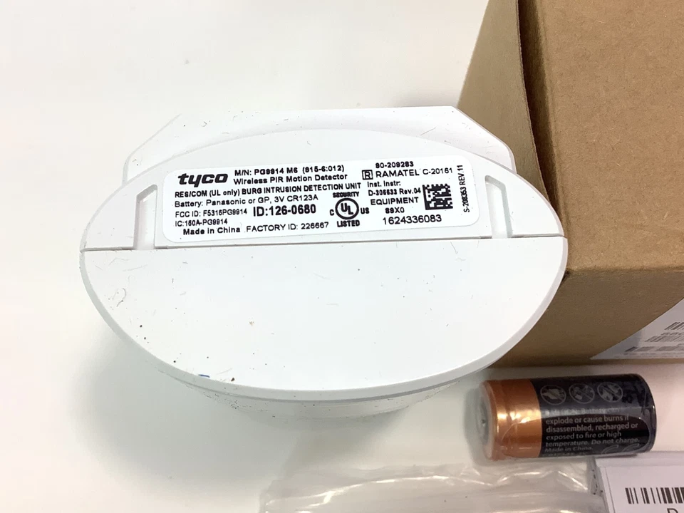 Set of 2 Tyco PG9914 M6 Wireless PIR Motion Detector Pet Immune (Telus) - Image 2 of 3