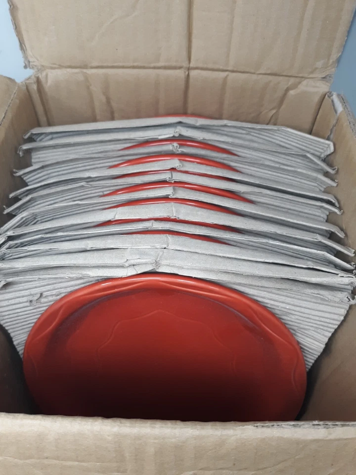 Libbey Cantina Cayenne Carved 10.25" Dinner Plates Set of 12 Red Stoneware 90303 - Image 4 of 4