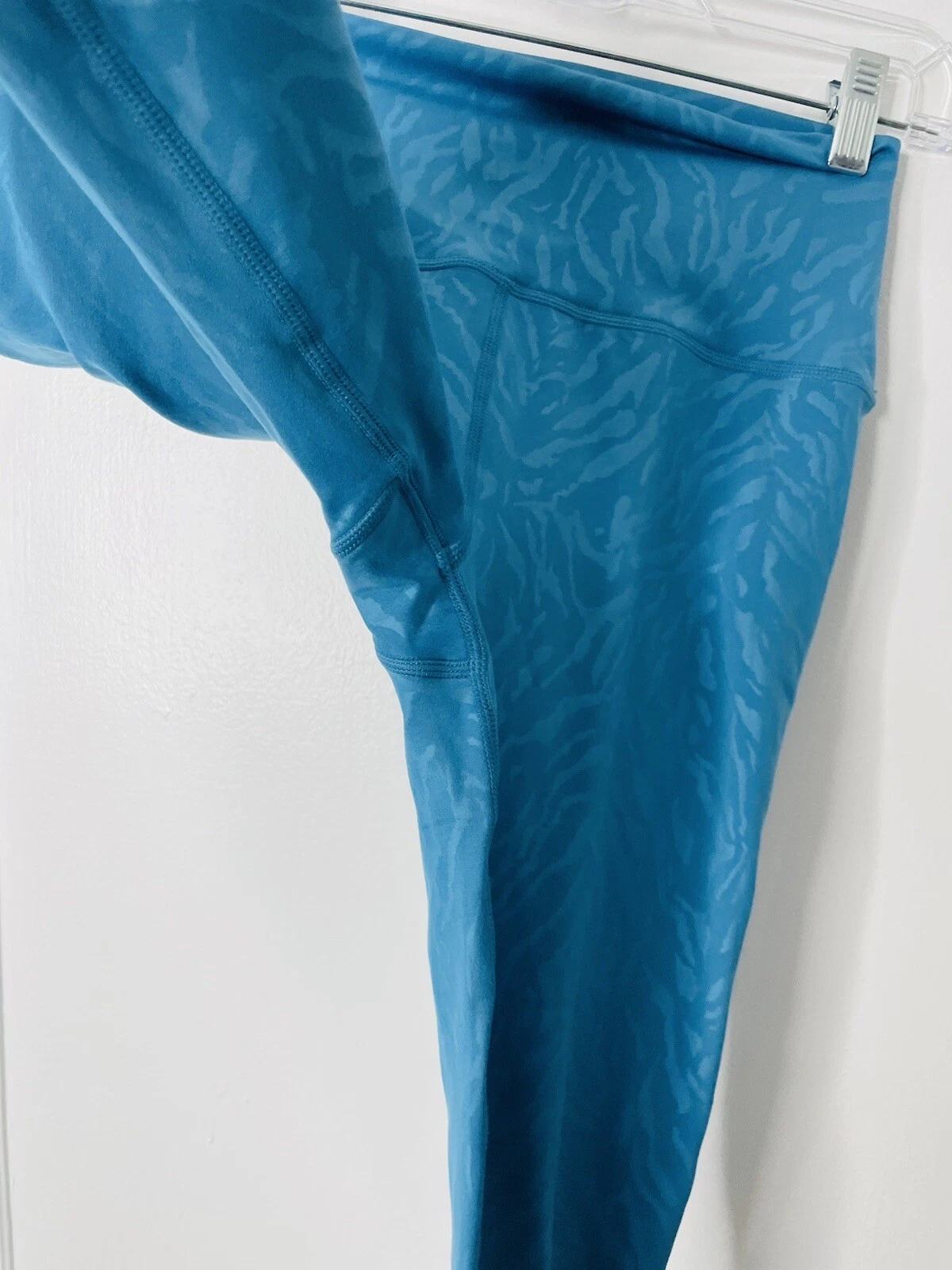 sweaty-betty all day cropped tiger print stretch high waist leggings