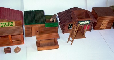 Um1965 Große ''Whiskey Road'' Holz Westernstadt passend für Elastolin, Timpo & Co.