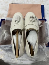 STUART WEITZMAN NYSA CREAM LUXE LEATHER TASSEL FLAT LOAFER SIZE 7