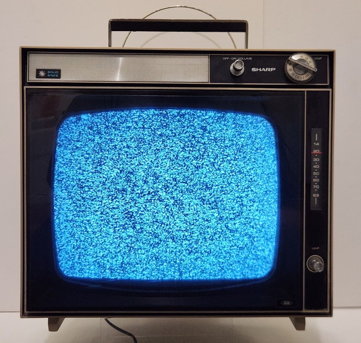シャープ製　ポータブルTV 1970s Vtg Sharp SU-66P Solid State Portable 10