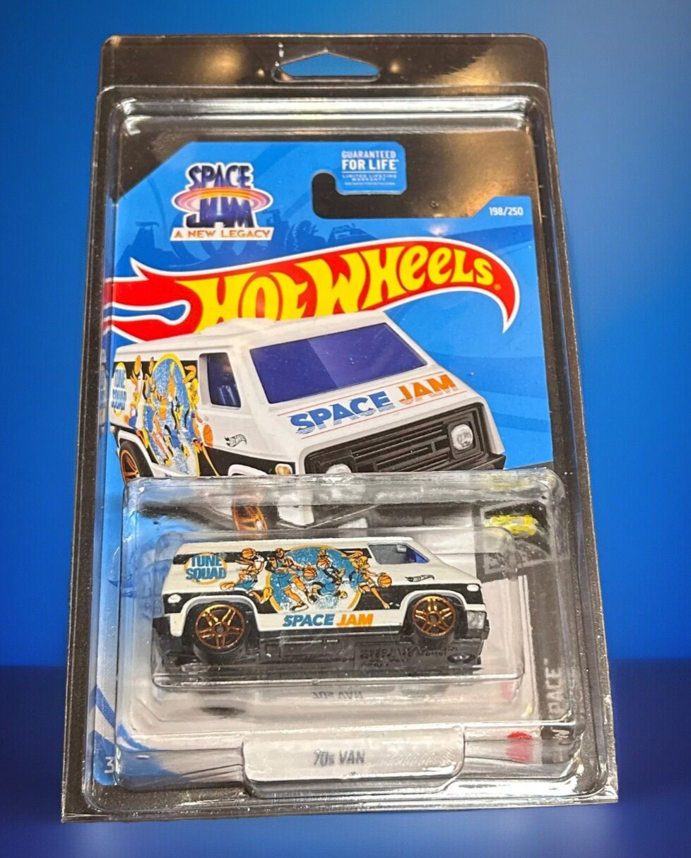 Hot Wheels 2021 Space Jam ’70s Van HW Space A New Legacy + Protector Case