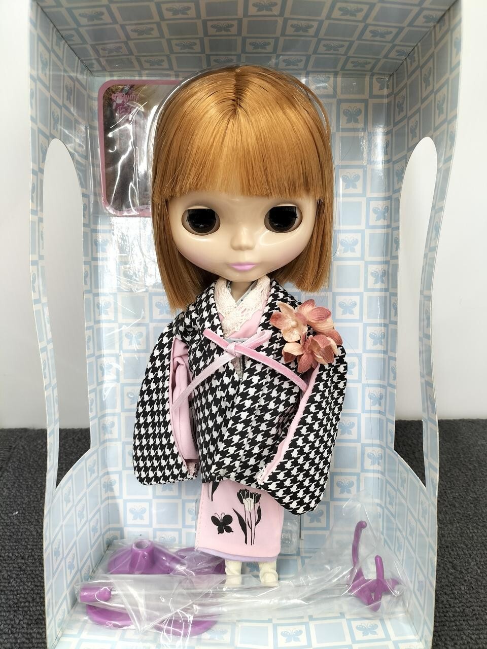 Takara Tomy Blythe Kimono Girl CWC Limited Edition Doll Pre-Owned