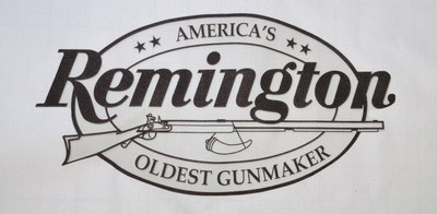 1 REMINGTON LOGO ON 18X18 SEWING BLOCK QUILT FABRIC ''HAND GUNS 22 PISTOLS RIFLE 