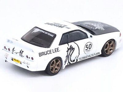 BRUCE LEE ミニカー 1:32 スケール 99 NISSAN SKYLINE GT-R R32 RHD WHITE BRUCE LEE 1/64 INNO MODELS