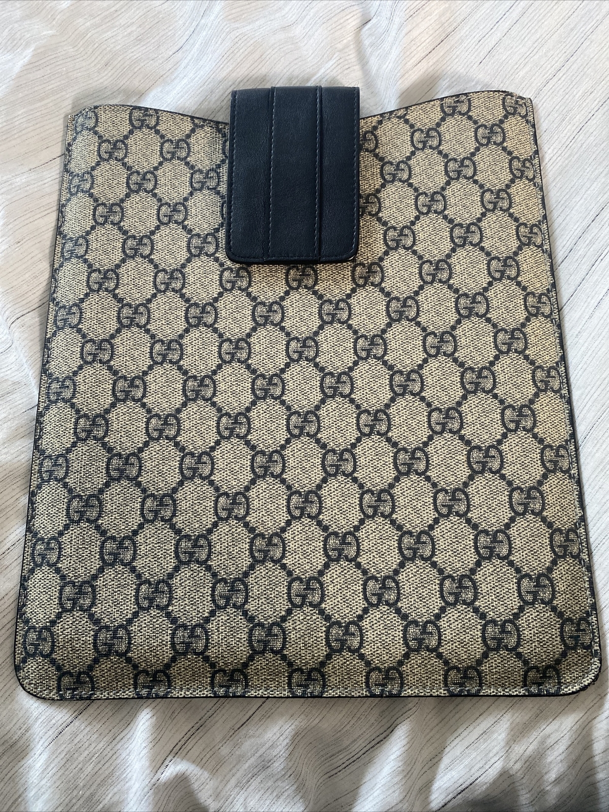 Gucci Brown Guccissima iPad Case – The Closet