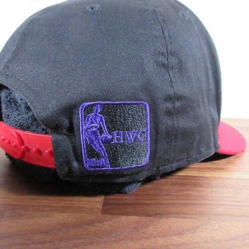 Cappello Berretto Toronto Raptors Uomo Nero Rosso Snap Back Nuova Era Legno Duro Classici NBA - Foto 5 di 9