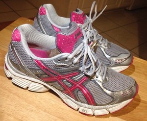 walking asics trainers womens