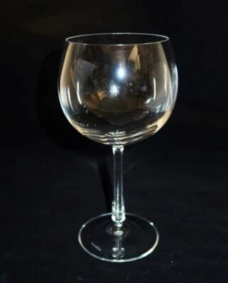 Villeroy & Boch ACCENT Burgundy Balloon Wine Glass or Goblet, 7 1/2" Tall - Image 1 of 4