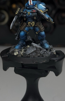 Painted Ultramarines Lieutenant with Combi Warhammer 40K Miniature