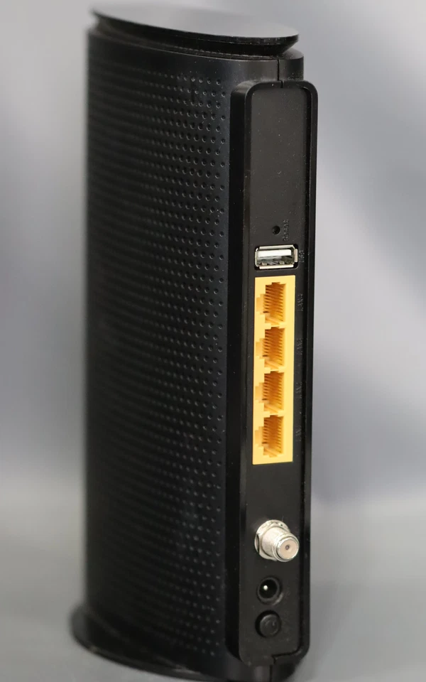 TP-Link 300Mbps Wireless N DOCSIS 3.0 Cable Modem Router - Image 2 of 4