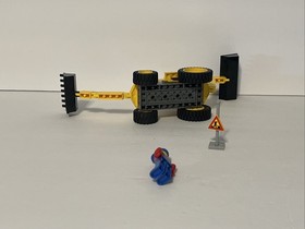 LEGO 4667, 4 Juniors Town Construction Loadin' Digger Incomplete