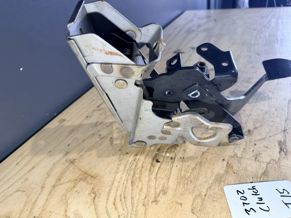 09-20 NISSAN 370Z TRANSMISIÓN MANUAL EMBRAGUE PEDAL OEM ¡¡sin resorte de retorno!!! Foto 2 de 4