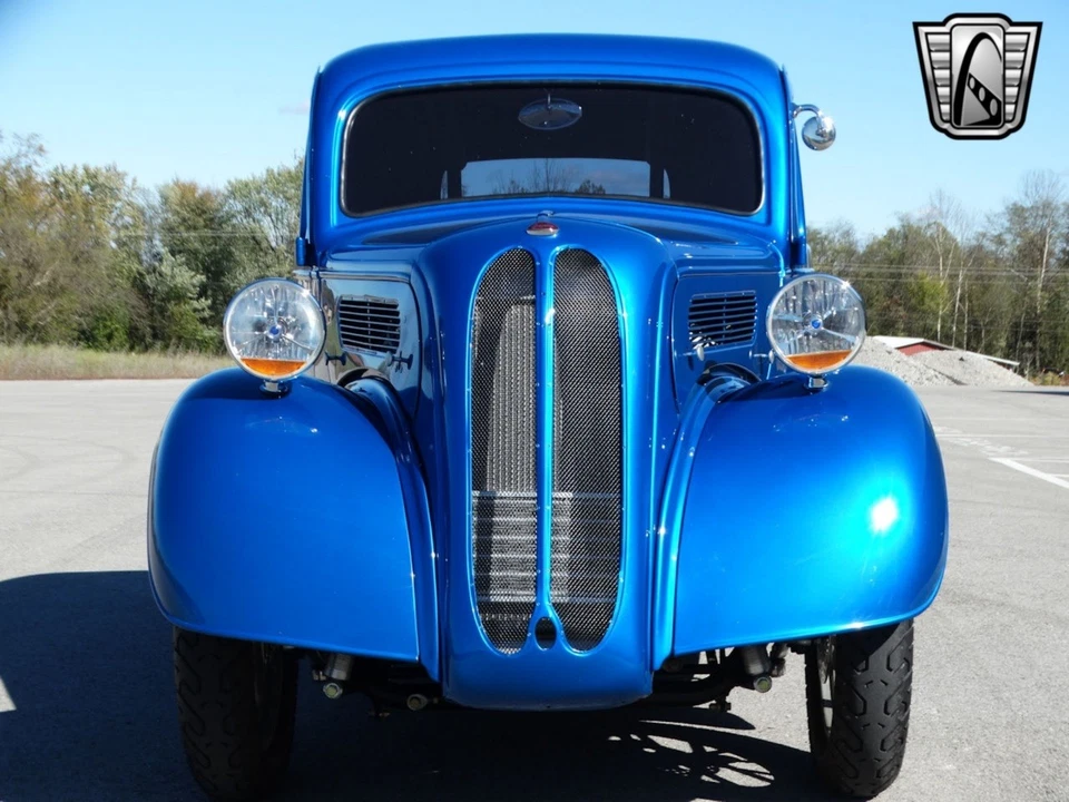 Ford Anglia 1948 Foto 3 de 4