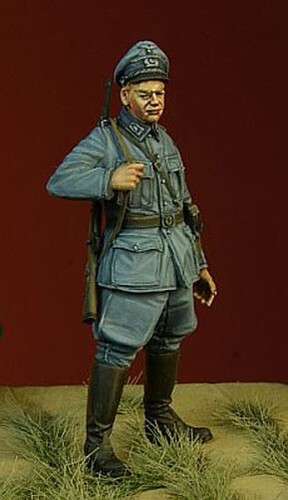 D-Day Miniature 35111 1/35 WWII Bahnschutzpolizei Member, 1939-45 - Picture 2 of 4