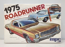 MPC 1975 Plymouth Roadrunner Skier 1/25 Plastic Car Model Kit 1-7525, New Sealed