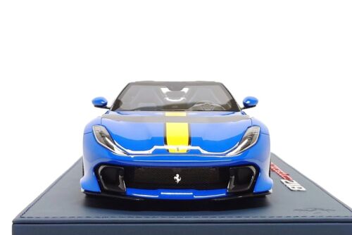 BBR Deluxe 1:18 Ferrari 812 Competizione Aperta in Azzurro Dino / Yellow Stripe - Picture 5 of 14