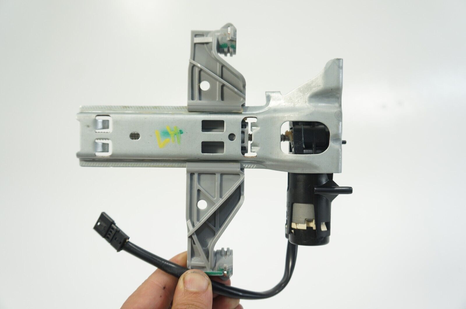 072013 bmw x5 e70 front vertical headrest head rest seat motor