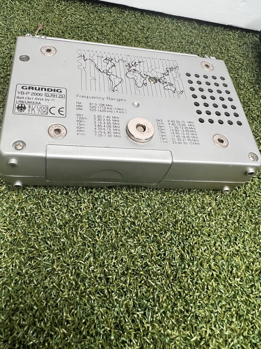 Grundig Yacht Boy World Receiver YB-P2000 Design By F.A.