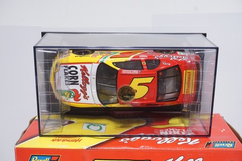 revell Collectibles 1:24 Montecarlo Kellogg’s corn flakes 1997 nascar pressofuso - Foto 6 di 8
