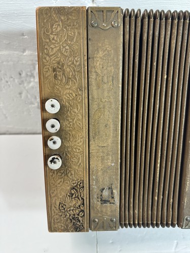 Antique Koch Bugle Boy Accordion GREAT SHAPE - Picture 2 of 23