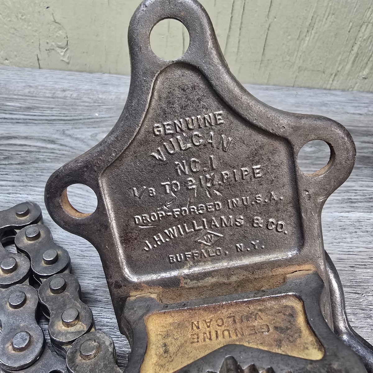 Vintage Vulcan No 1 Chain Pipe Vise JH Williams Buffalo NY Heavy
