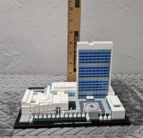 Lego 21018 Architecture United Nations Headquarters Box & Manual 98% Complete 