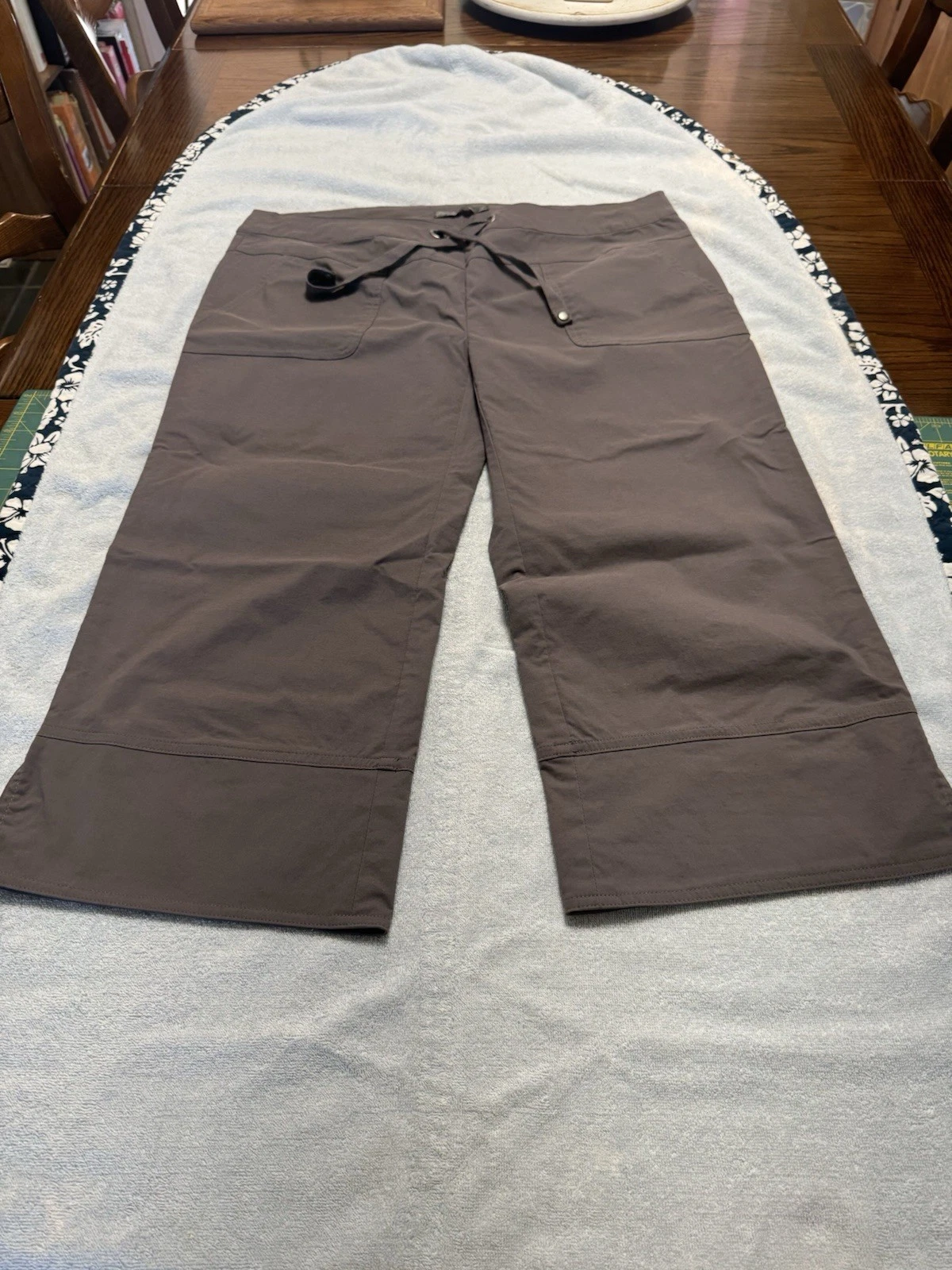 Prana Women’s Nylon Stretch Capri Pants Size XL Drawstring Waist Grey
Opens in a new window or tab