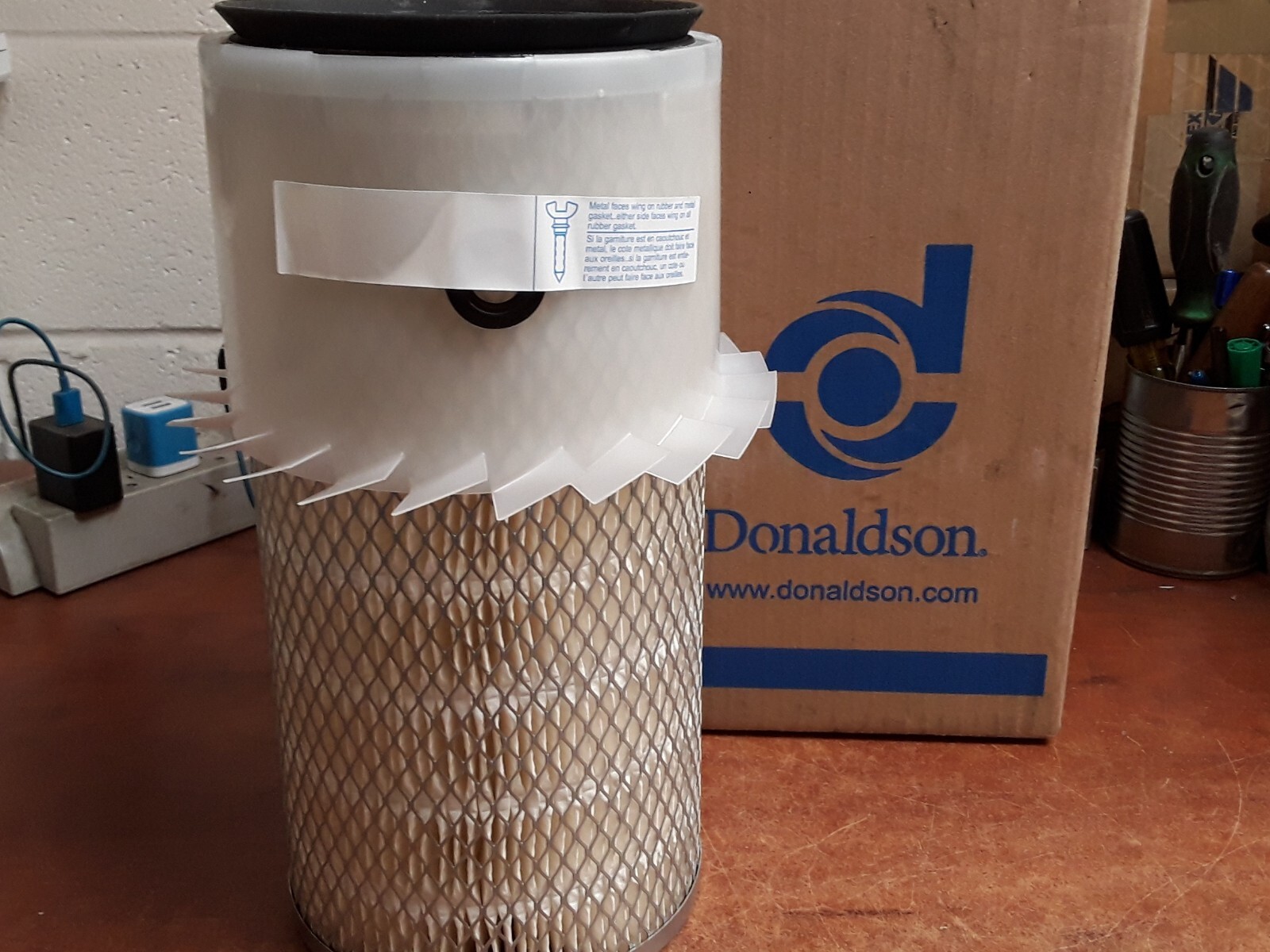 DONALDSON P181054 Air filter cross reference