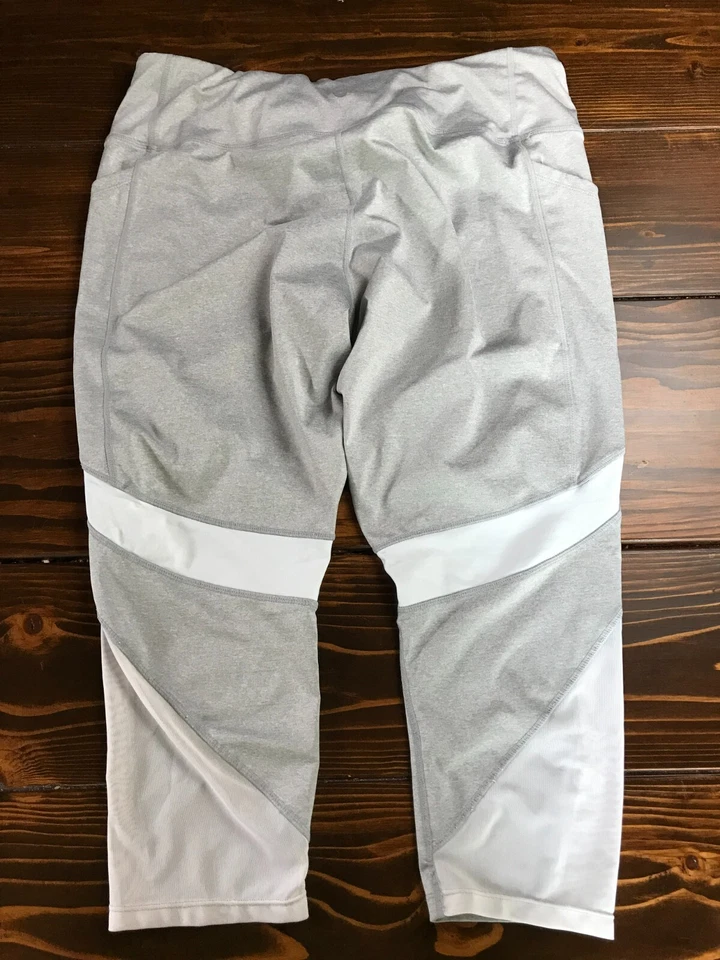Pantalones Avia, Para Mujer Talla XXL, Gris Blanco, Pull On, Capri, Leggings, Ropa deportiva Foto 2 de 4