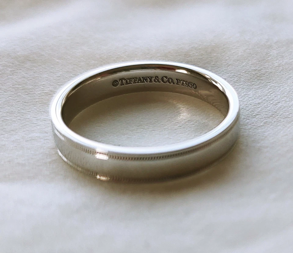 TIFFANY & Co. Anillo de boda doble milgrain de platino de 4 mm juntos 8,0 Foto 4 de 4